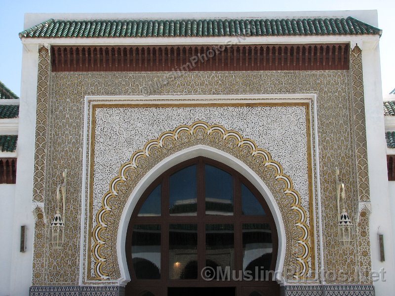 The details of one of the entrances to the Sunna Mosque